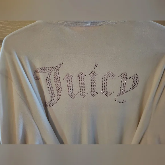 White Juicy Robe - Picture 2 of 4